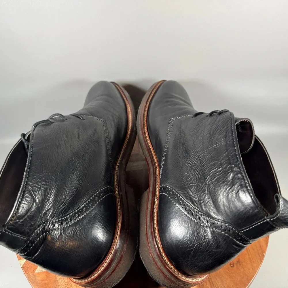 Johnston & Murphy Mens Black Leather Chukka Boots Size 11.5 M Brogue Heel